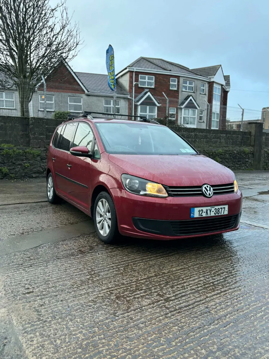 2012 Volkswagen Touran 1.6tdi AUTOMATIC - Image 4
