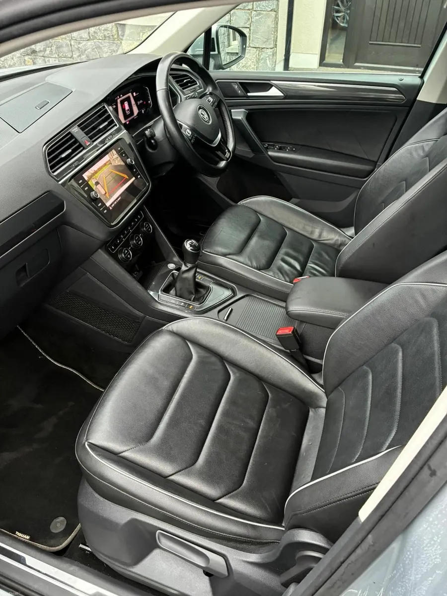 201 Volkswagen Tiguan HIGHLINE 2.0 TDI - Image 2