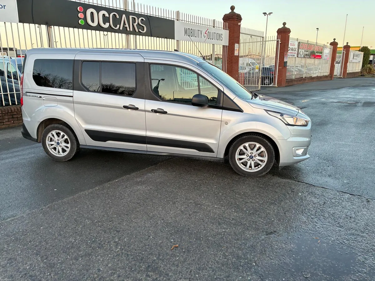 2021 Ford Grand Connect Freedom 5seats+ wc taxi - Image 4