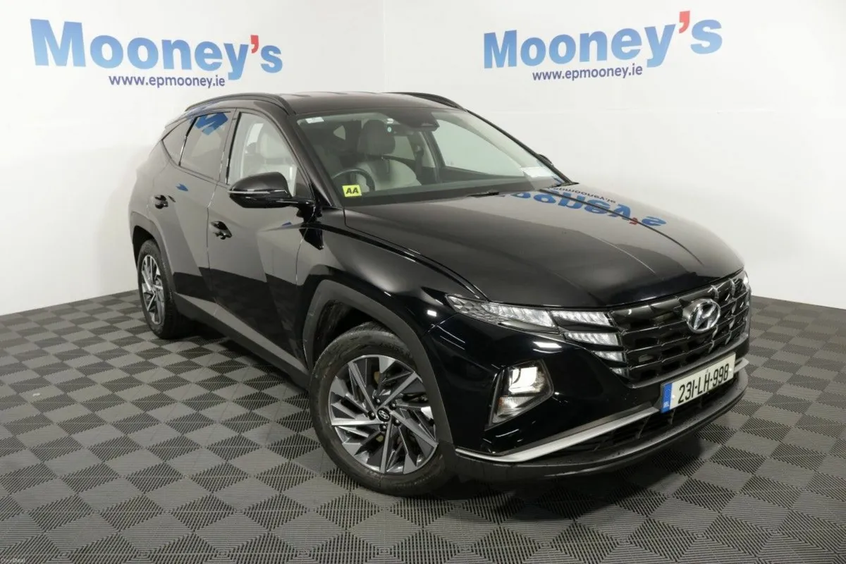 Hyundai Tucson EXECUTIVE 1.6L DIESEL SUV - Image 1