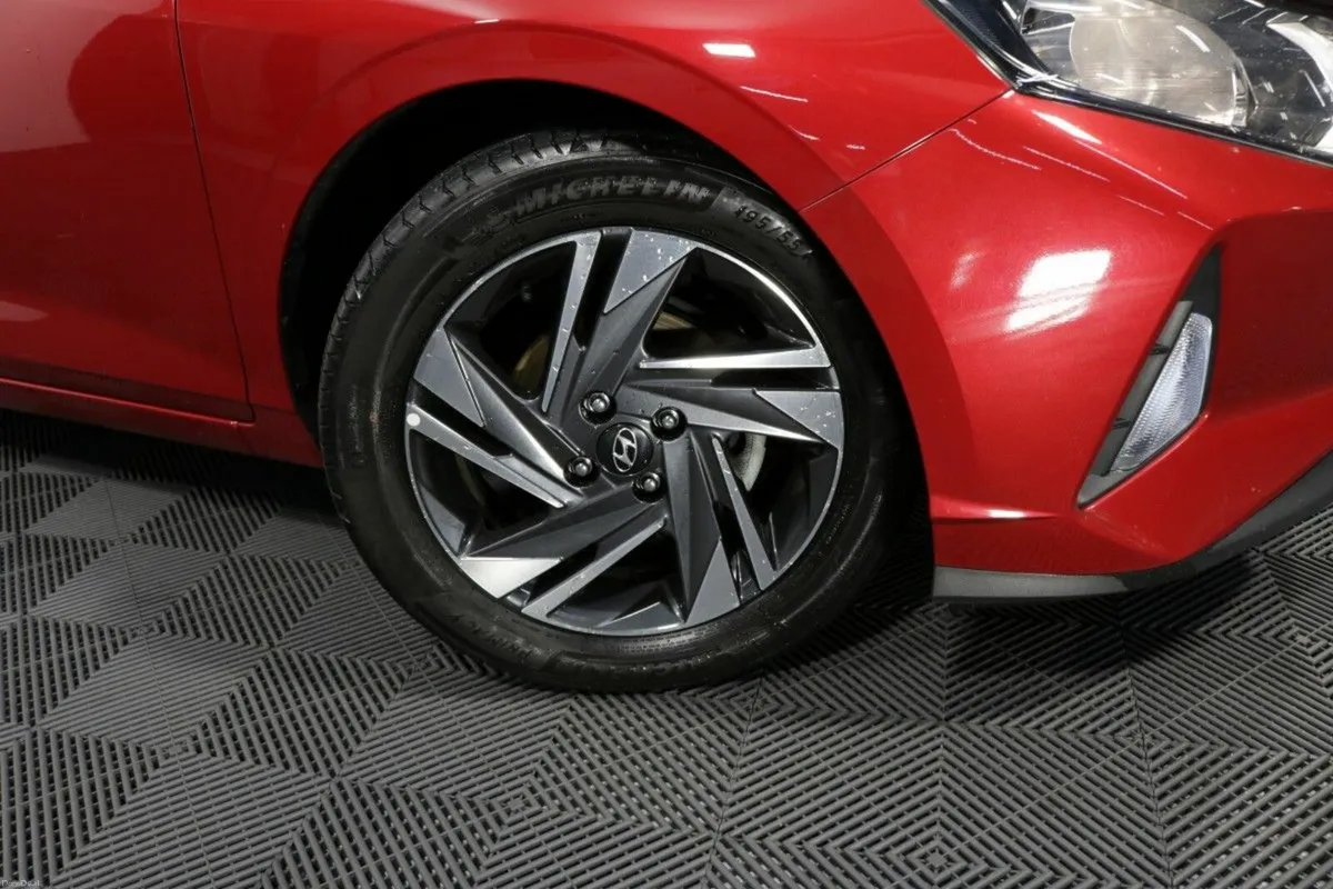 Hyundai i20 DELUXE PLUS 1.2L PETROL HATCHBCAK - Image 3
