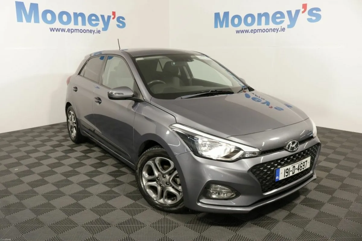 Hyundai i20 DELUXE PLUS 1.2L PPETROL HATCHBACK - Image 1
