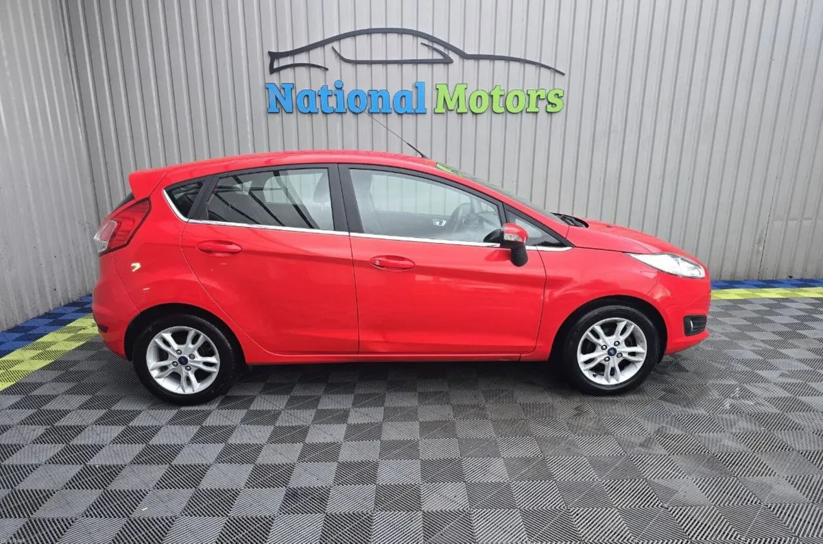 2015 Ford Fiesta 1.2 Petrol ZETEC - Image 3