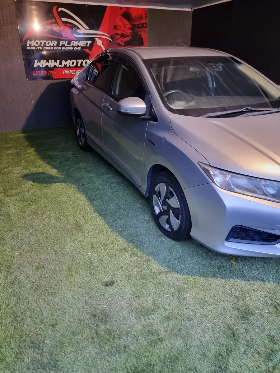 2015 Honda Grace Automatic - Image 2