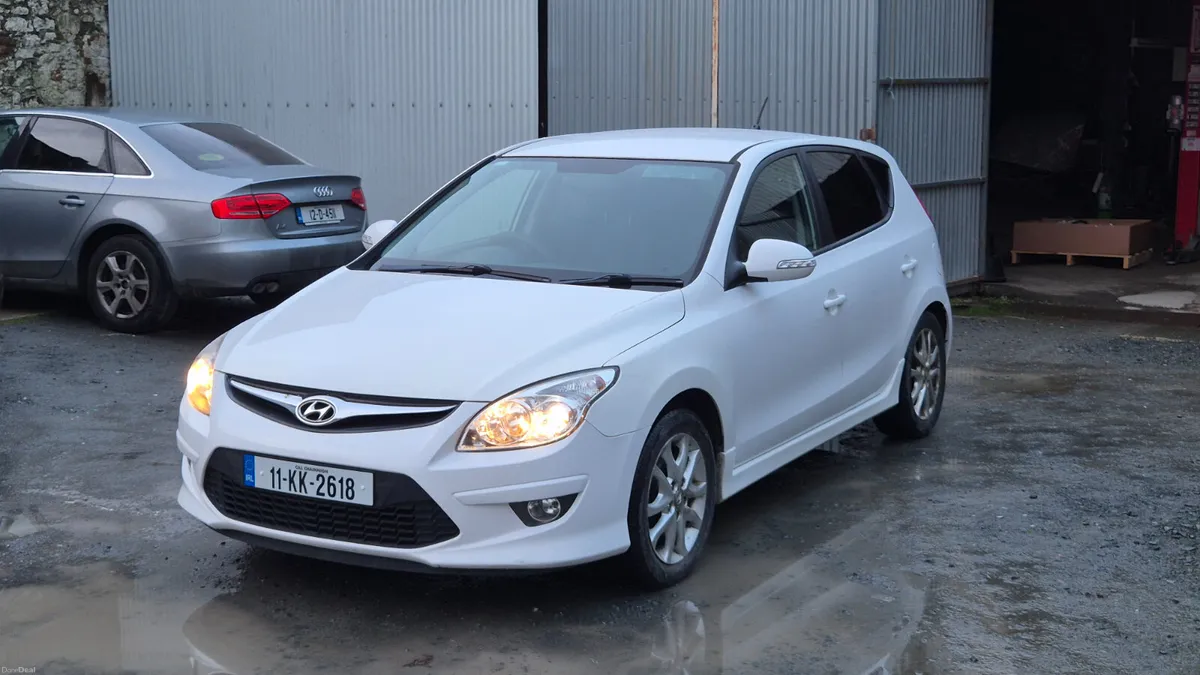 Hyundai i30 Comfort 1.6CRDi 128HP - Fully Serviced - Image 3