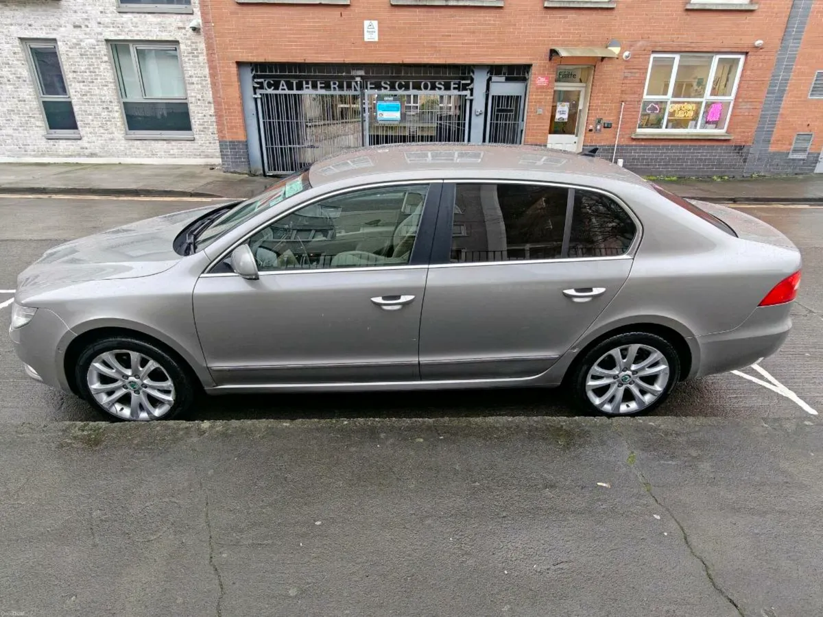 Skoda Superb Automatic | High Spec - Image 4