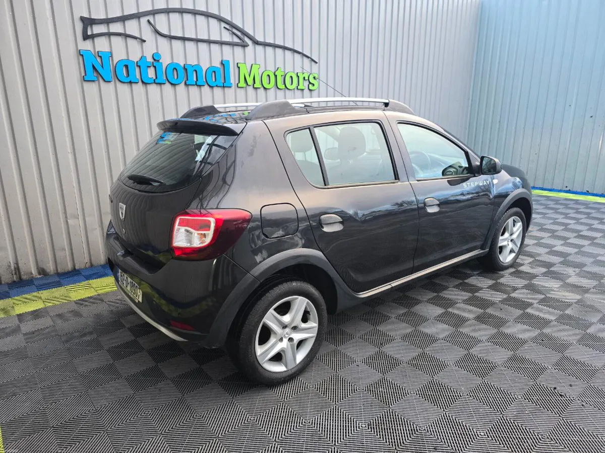 2015 Dacia Sandero Stepway 0.9 Petro TCe SIGNATURE - Image 3