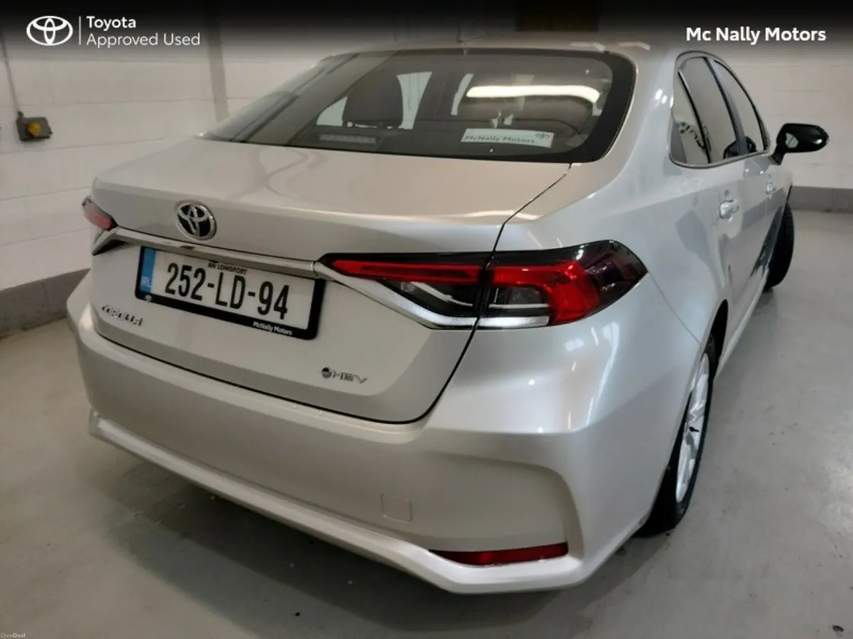 Toyota Corolla SALOON LUNA DEMO LOW KMS CAREPACK - Image 3