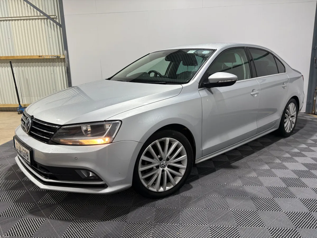 2016 Volkswagen Jetta Highline 2.0 TDi Manual - Image 3