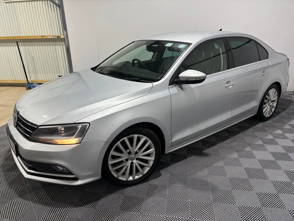 2016 Volkswagen Jetta Highline 2.0 TDi Manual - Image 4
