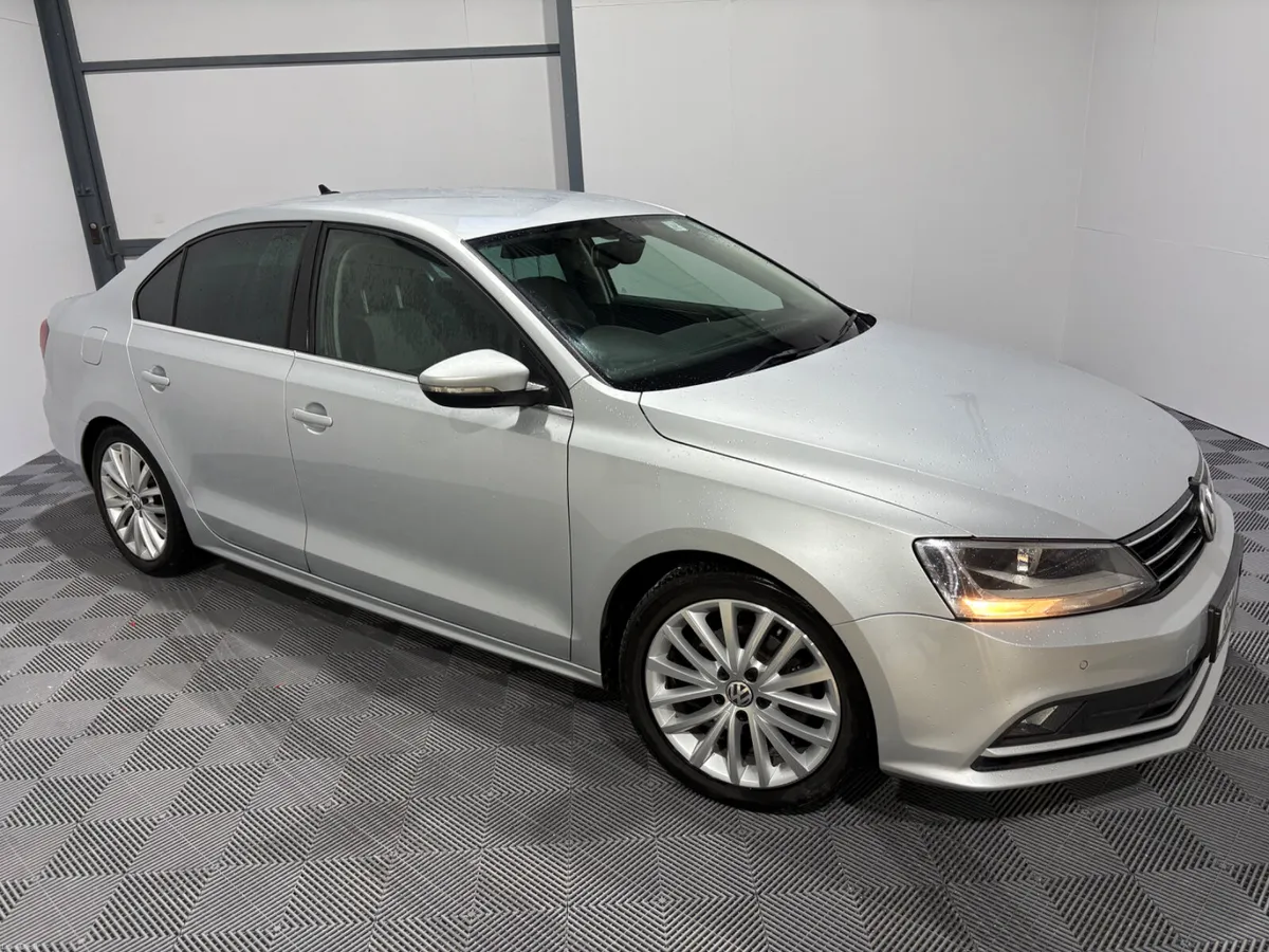 2016 Volkswagen Jetta Highline 2.0 TDi Manual - Image 2