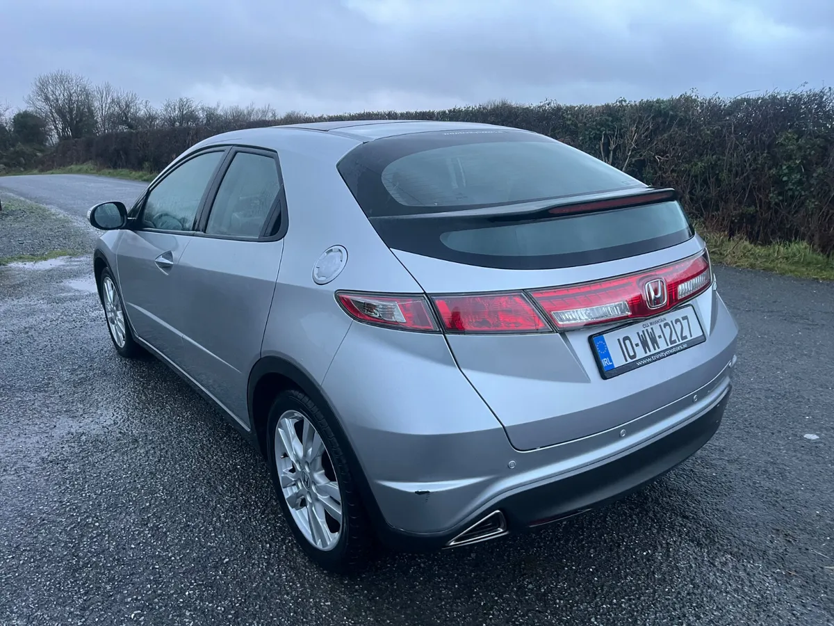 Honda Civic 2010 automatic - Image 4