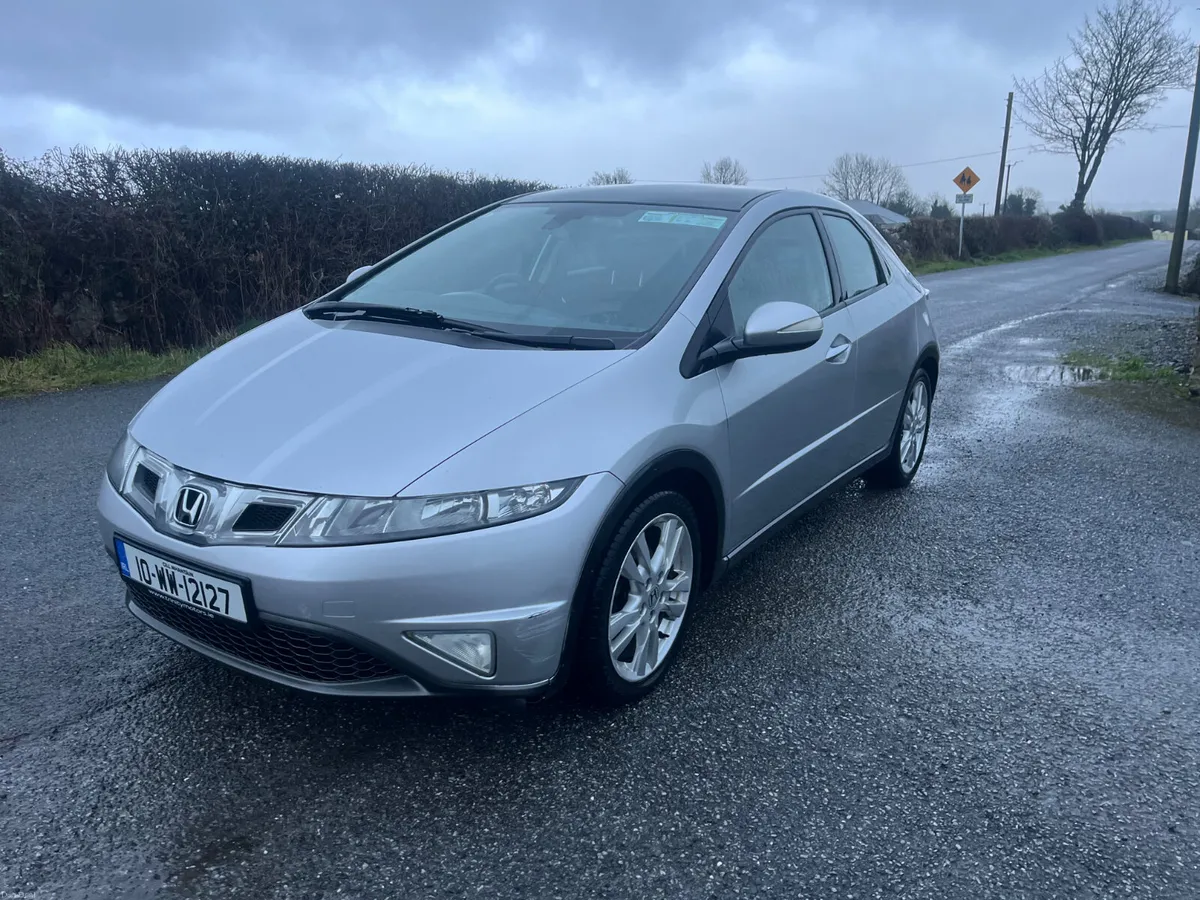 Honda Civic 2010 automatic - Image 3