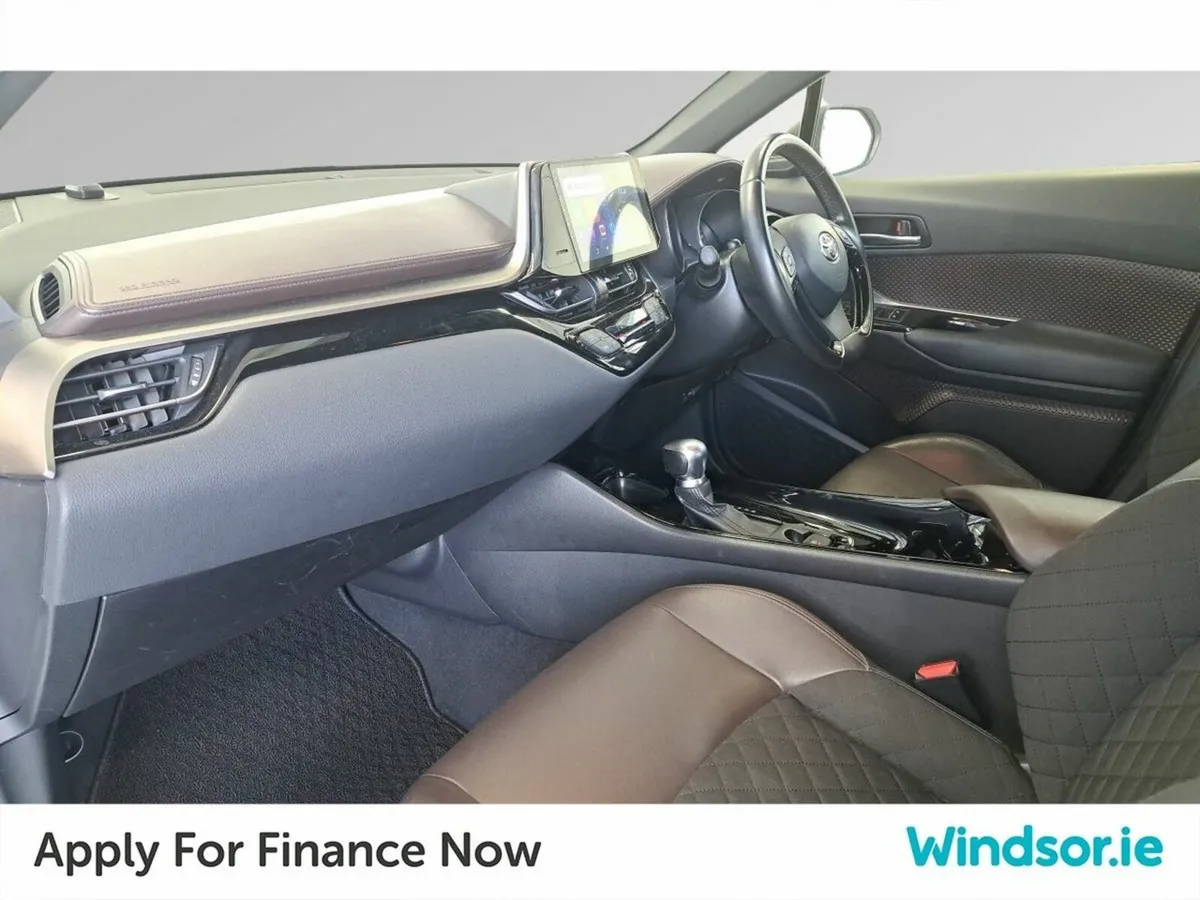 Toyota C-HR HYBRID AUTO - Image 4