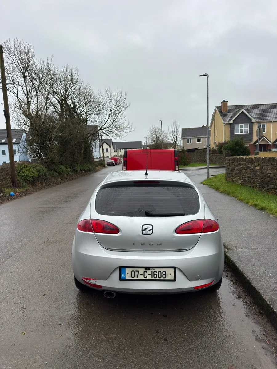 Selling seat leon - Image 4