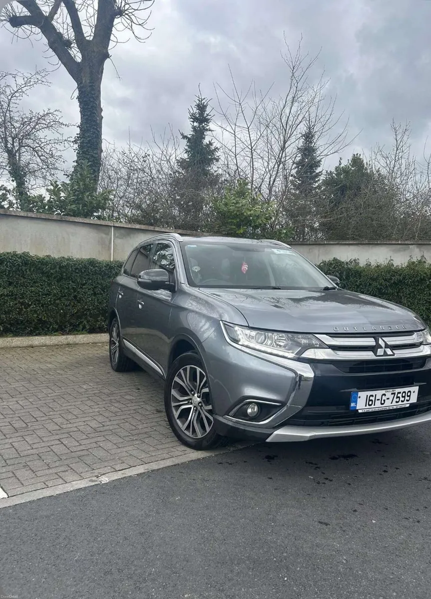Mitsubishi outlander 2.3D 4x4 7 seater - Image 1