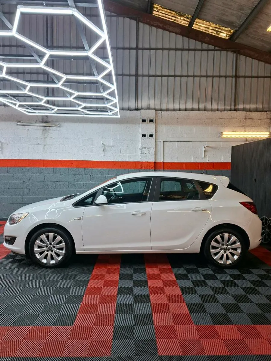 Opel astra 1.6 diesel 6speed manual nct and tax - Image 1