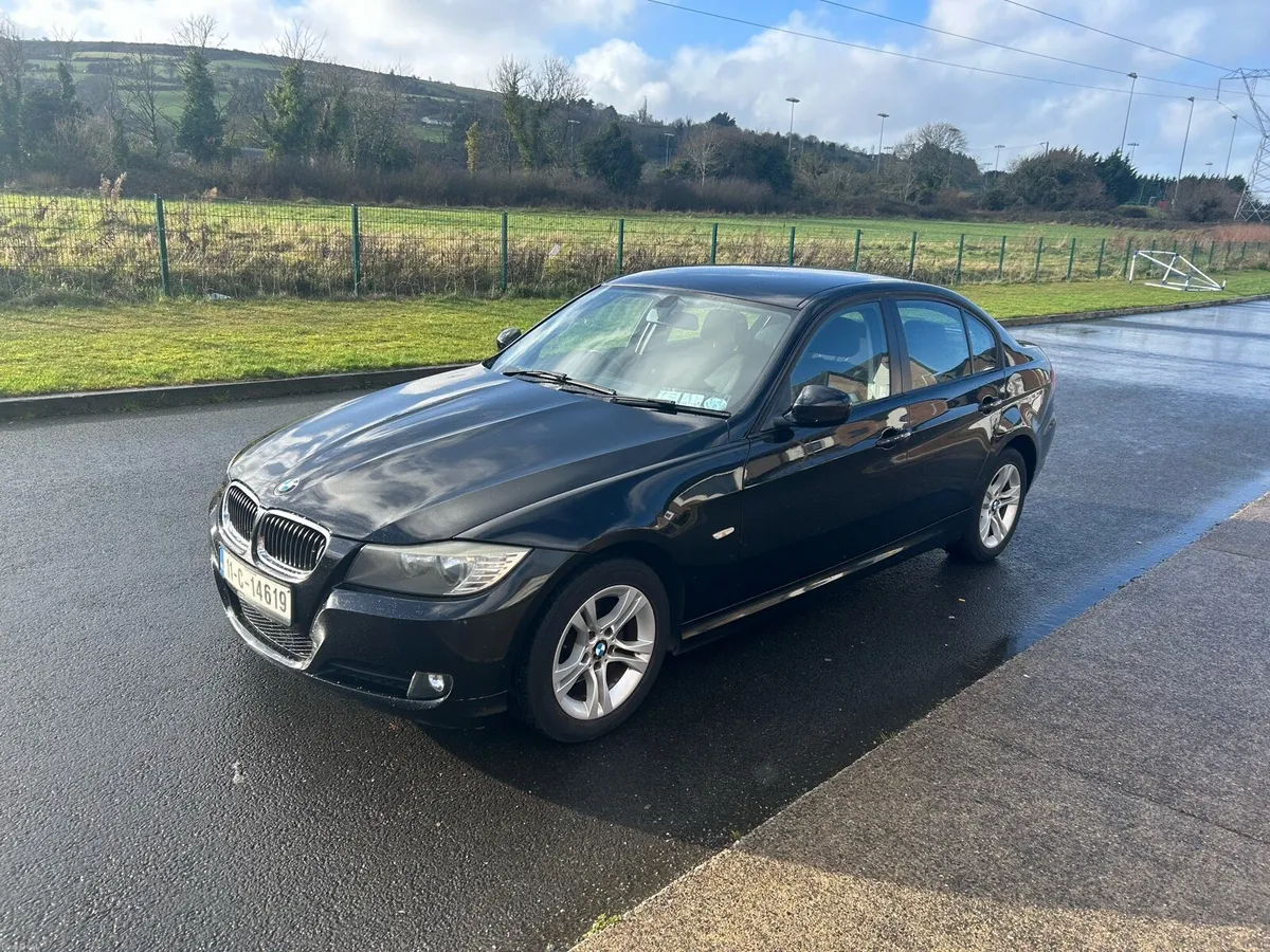 11 BMW 318D ES €3,950 - Image 3
