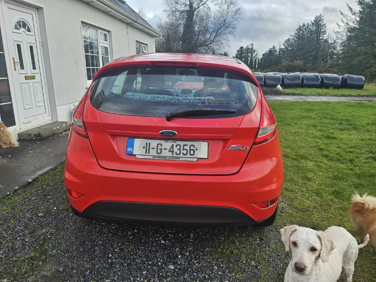 Ford Fiesta 2011 - Image 2