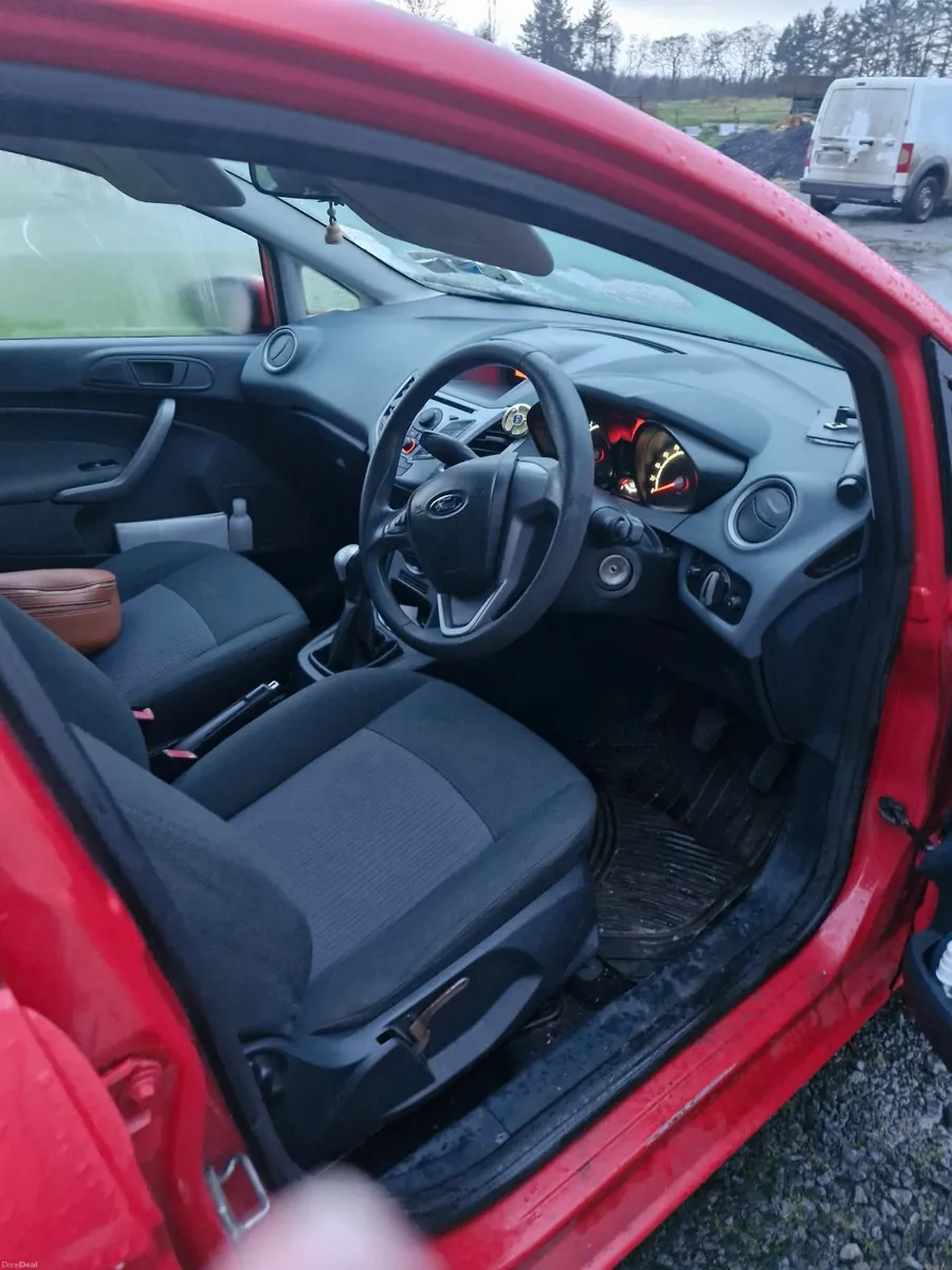 Ford Fiesta 2011 - Image 4