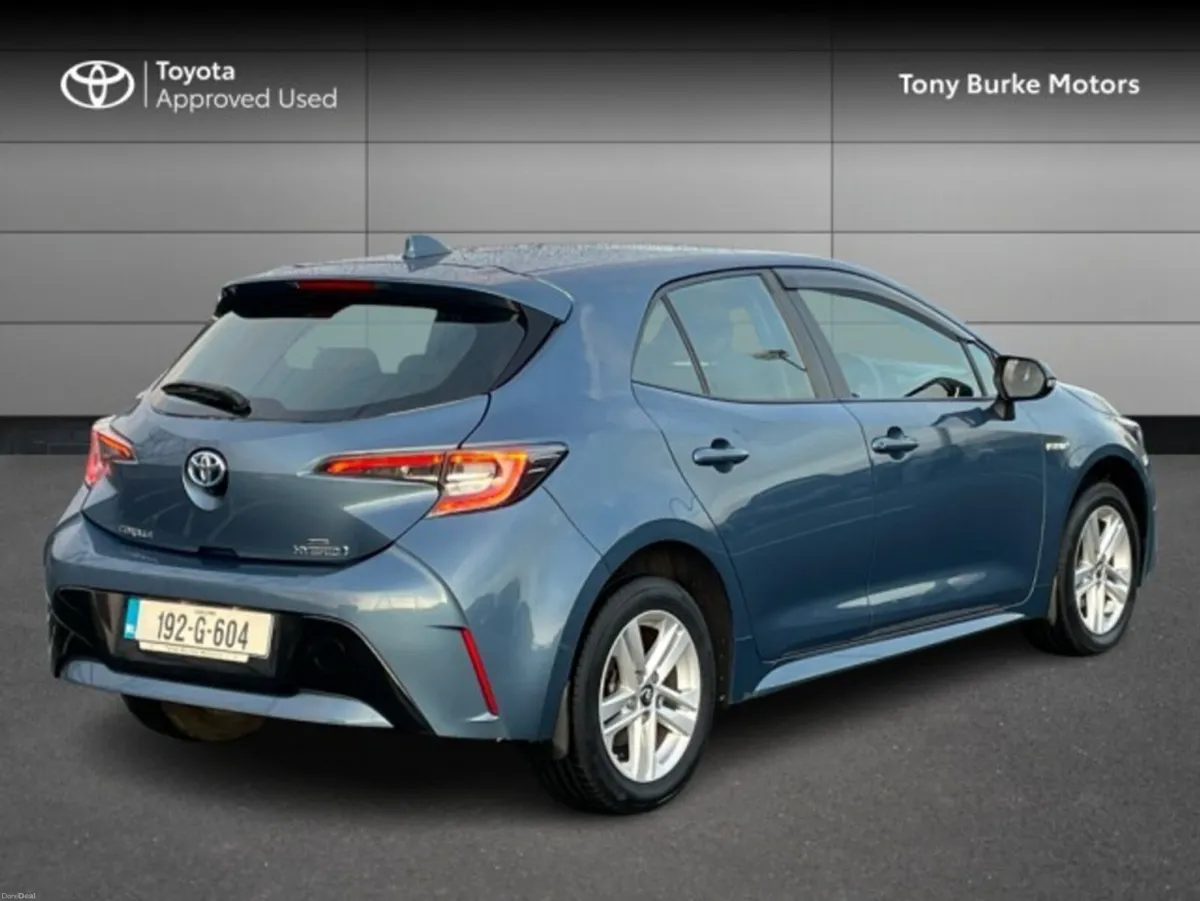 Toyota Corolla Hatchback 5dr Hybrid - Luna Edition - Image 2