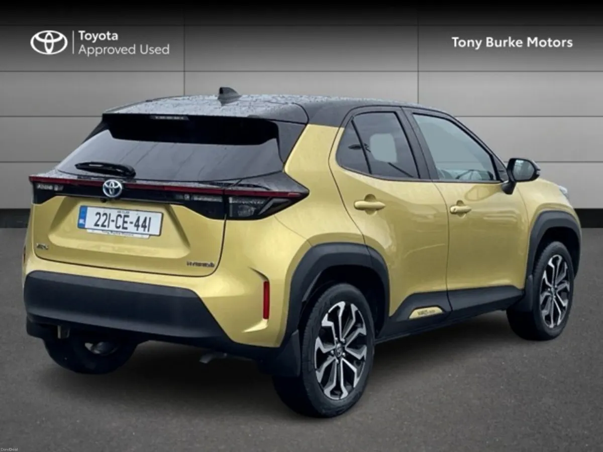 Toyota Yaris Cross LunaSport - BiTone - 1.5 Hybrid - Image 2