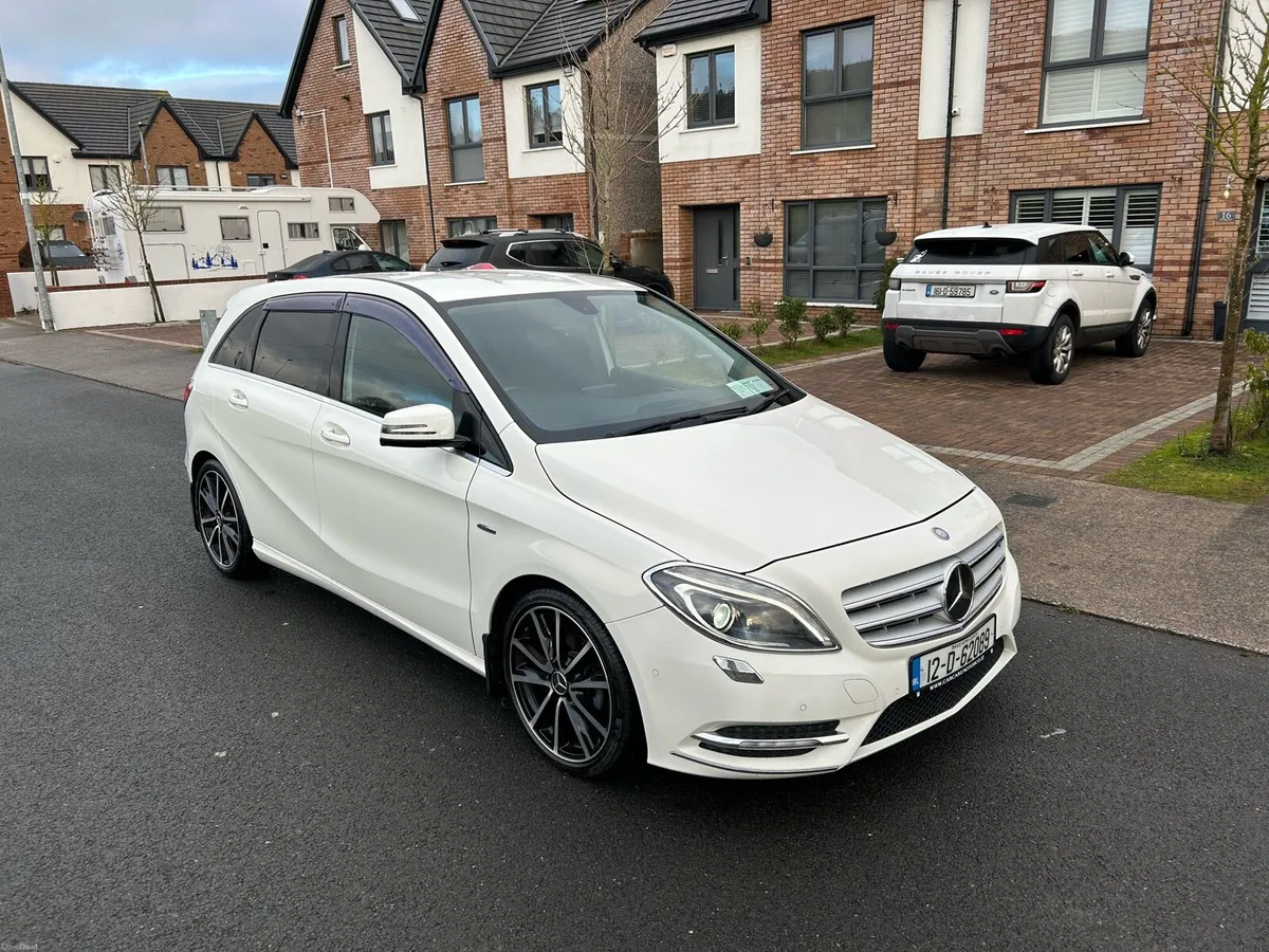 12 MERCEDES B-CLASS AUTO €6,950 - Image 1