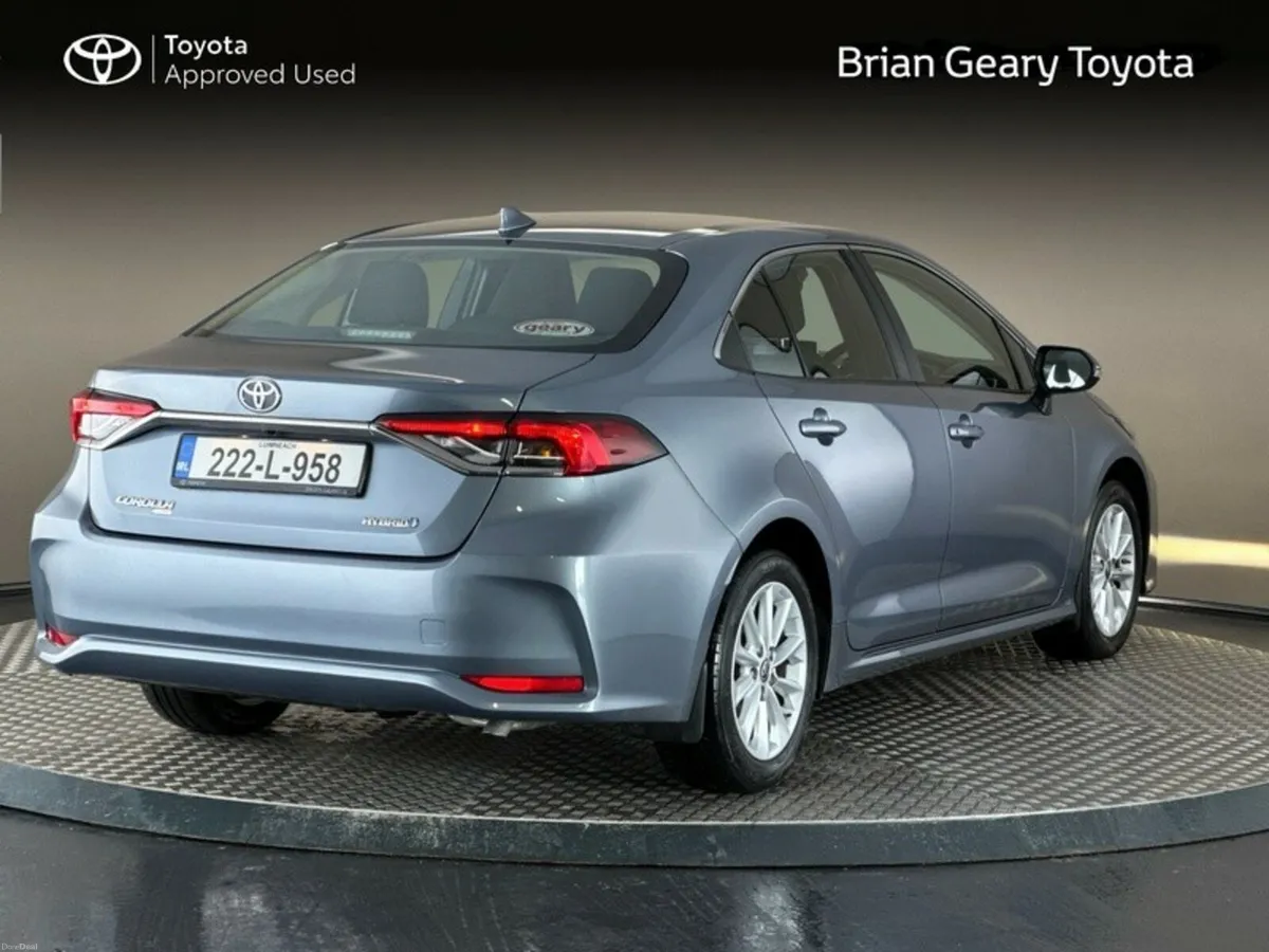 Toyota Corolla HYBRID LUNA SALOON - Image 2