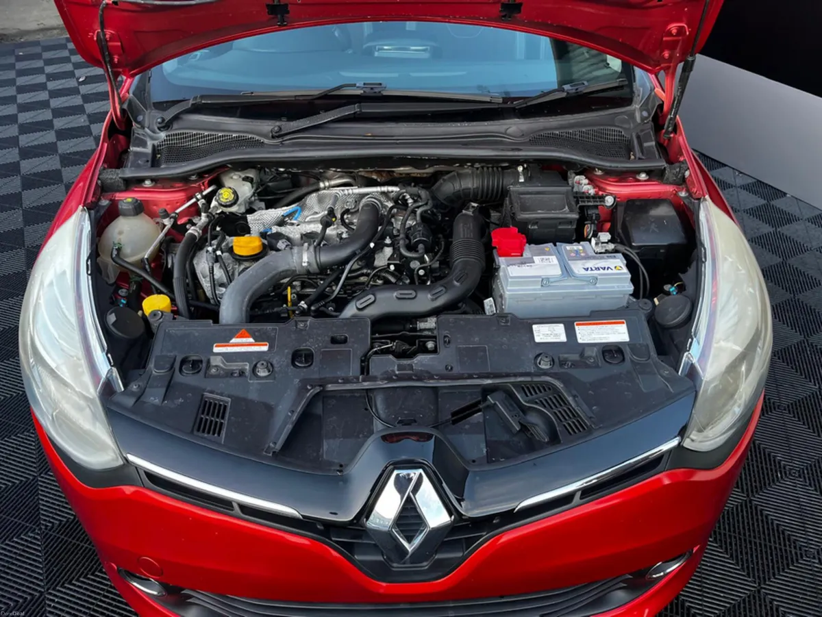 Renault Clio 1.2 PETROL AUTOMATIC - Image 4