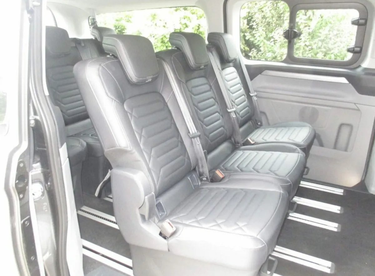 Ford tourneo plug in hybrid High spec 2026 - Image 4