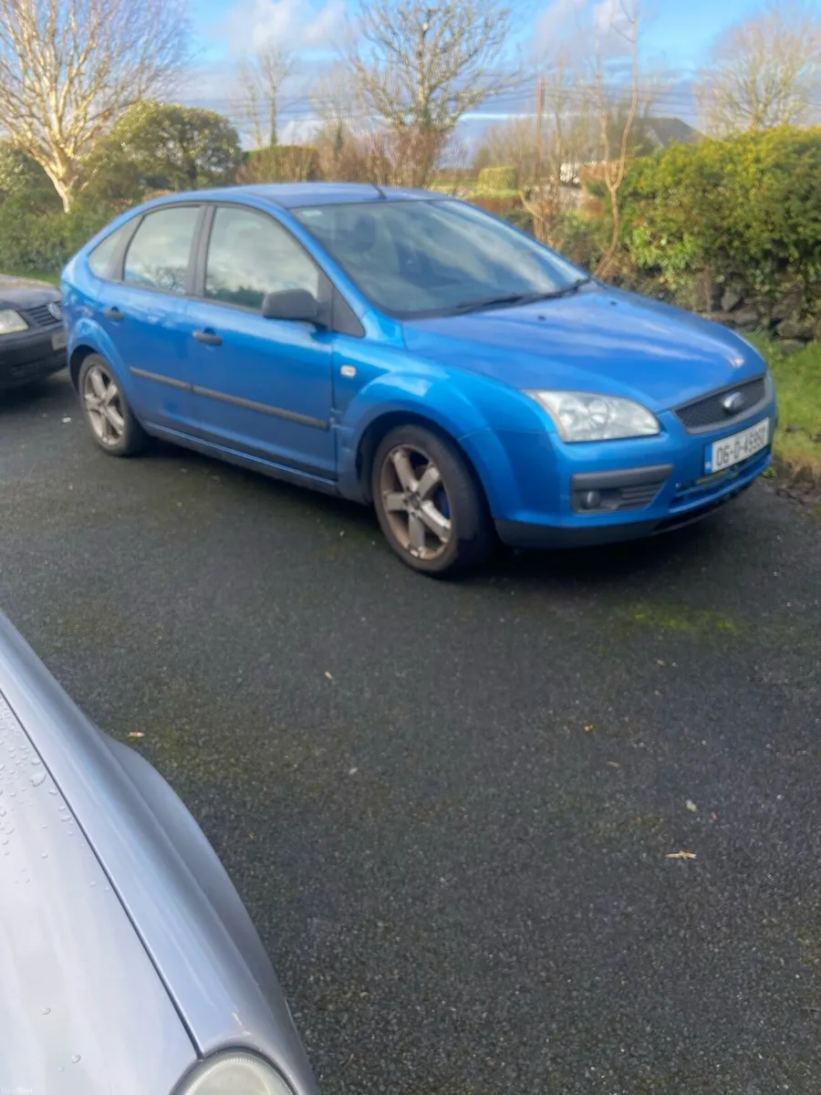 Two 06 Ford Focus, 1 x Mondeo. - Image 1