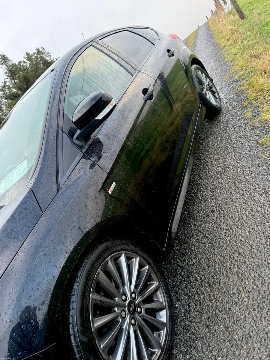 2017 Ford Focus ST Line 1.5 - Image 2