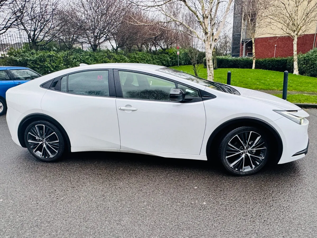 242 Toyota Prius Auto Hybrid Self Charging Stunner - Image 3