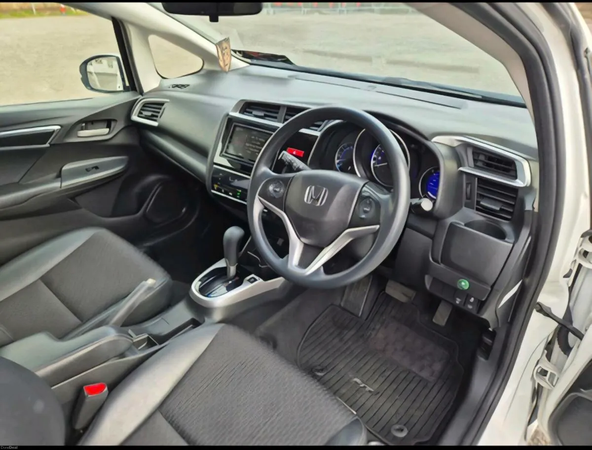 Honda Fit 2016 - Image 2