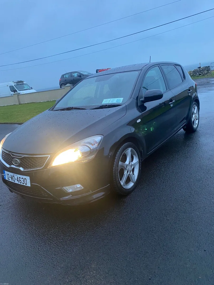 Kia Ceed 2012 AUTOMATIC - Image 2