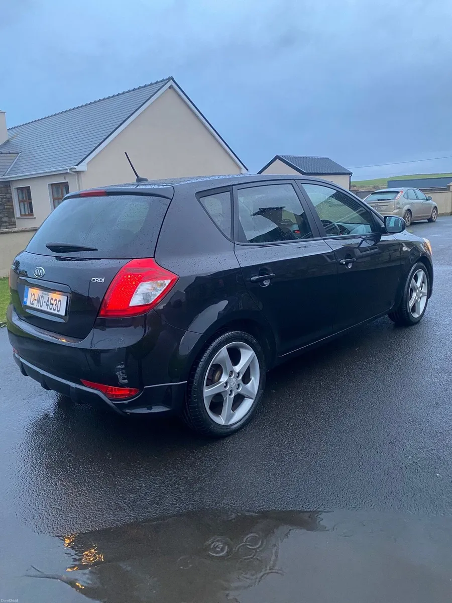 Kia Ceed 2012 AUTOMATIC - Image 4