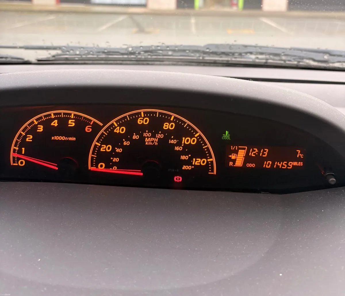 Toyota Yaris 2011 - Image 3