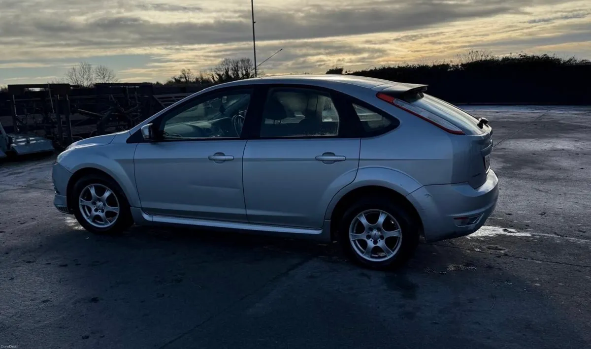 2008 Ford focus - Image 2