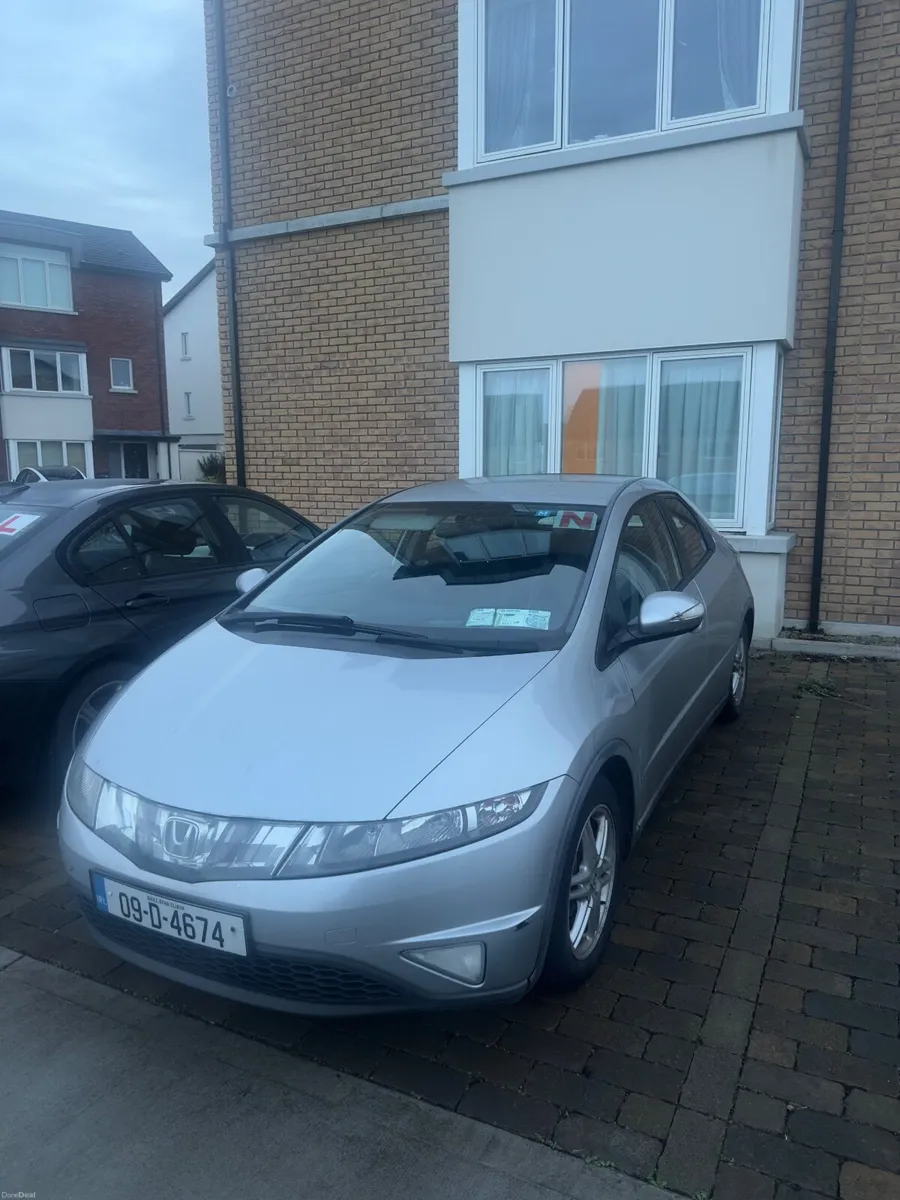 Honda Civic 2009 - Image 1