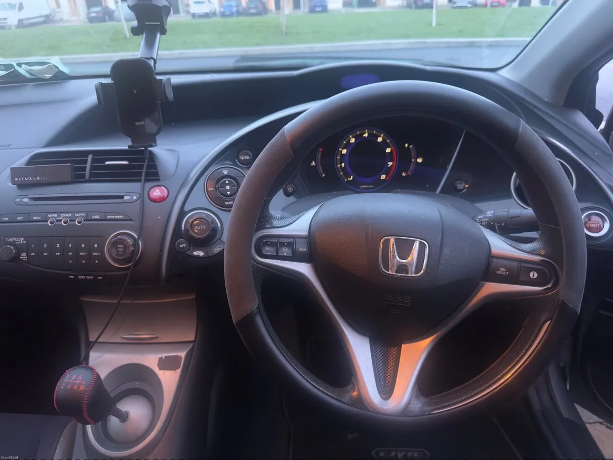 Honda Civic 2009 - Image 4
