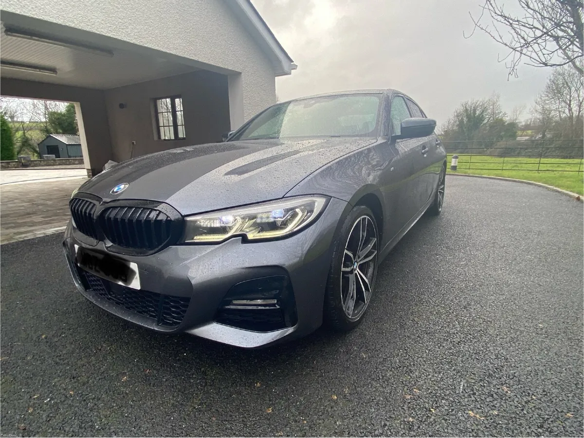BMW 3-Series 2019 - Image 3