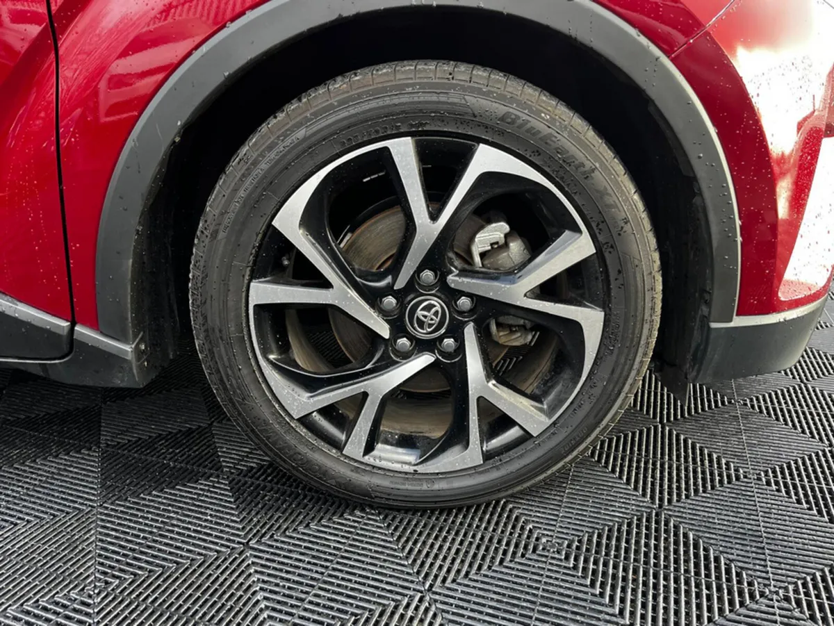Toyota C-HR Toyoya CHR 1.8 self charging hybrid, l - Image 3