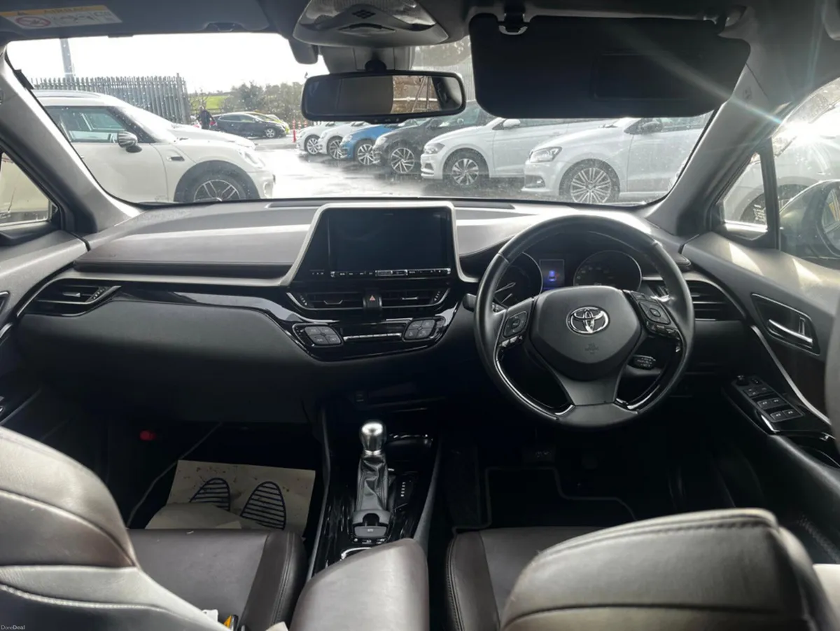 Toyota C-HR Toyota CHR G-model, huge spec every ex - Image 4