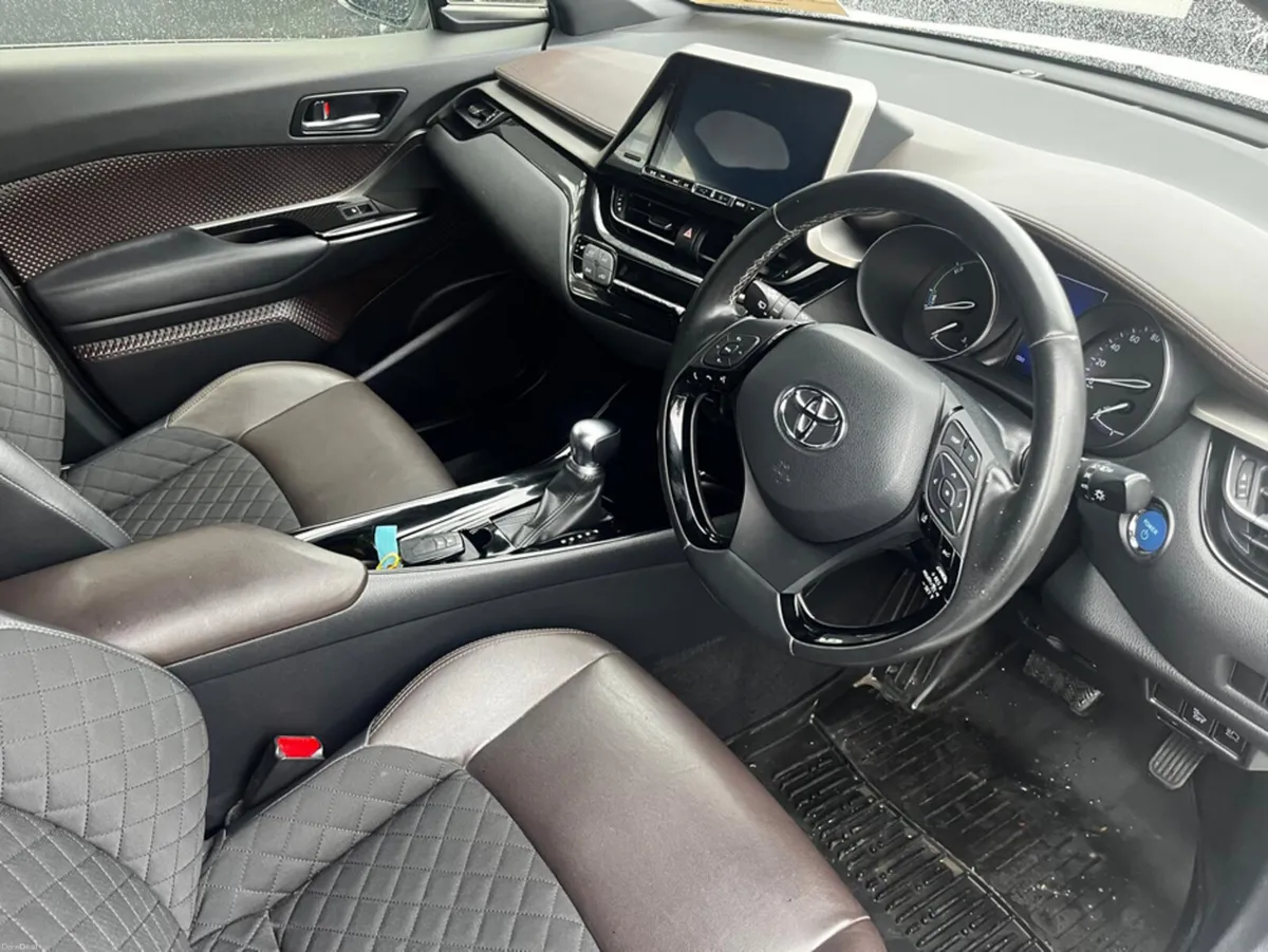 Toyota C-HR Toyota CHR 1,8 self charging hybrid - Image 4