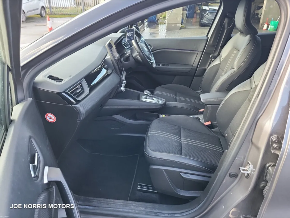 Renault Captur E-TECH ENGINEERED 1.6i HRV AUTO 145 - Image 4