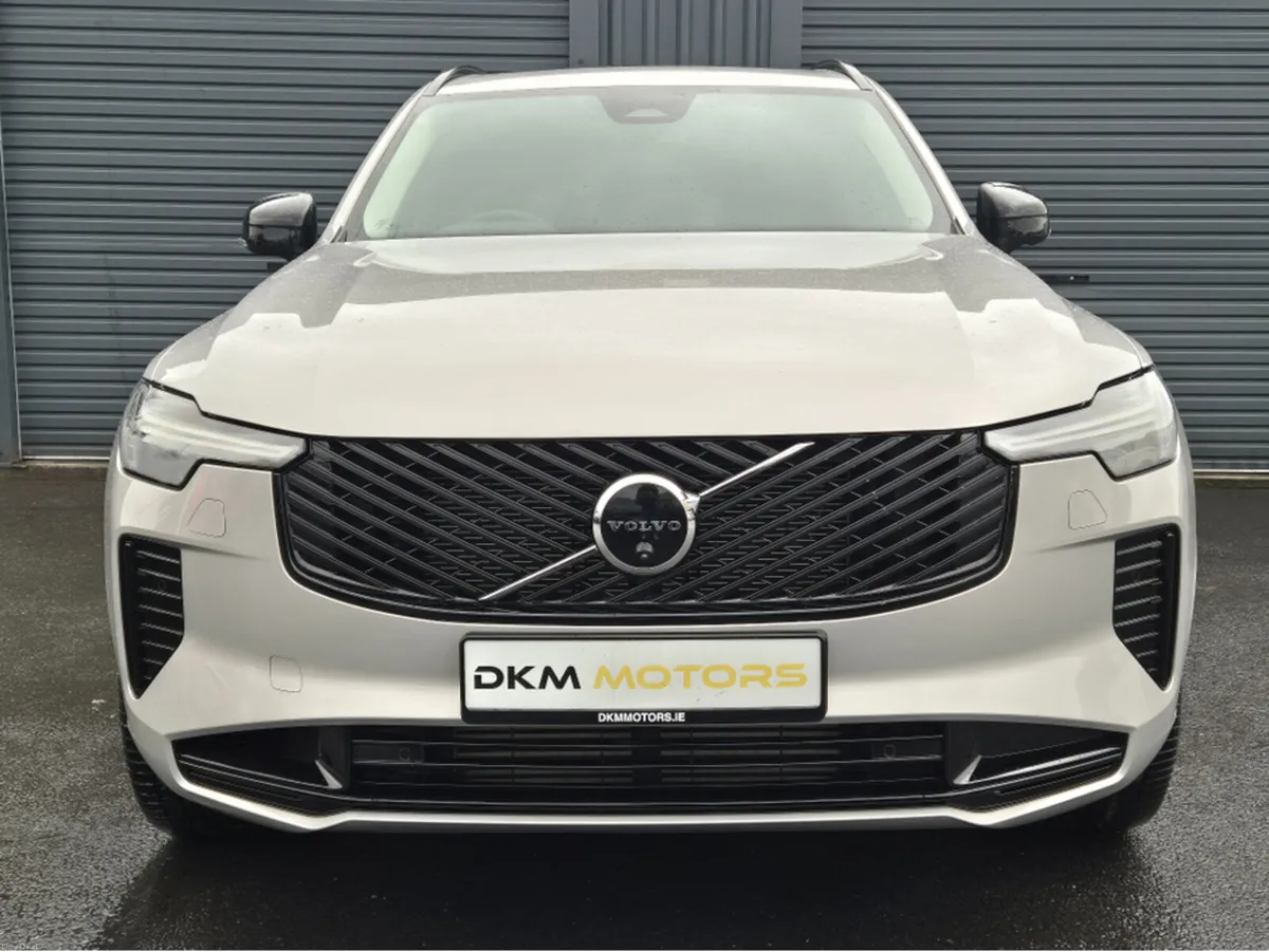 Volvo XC90 PLUS T8 PHEV - Image 2