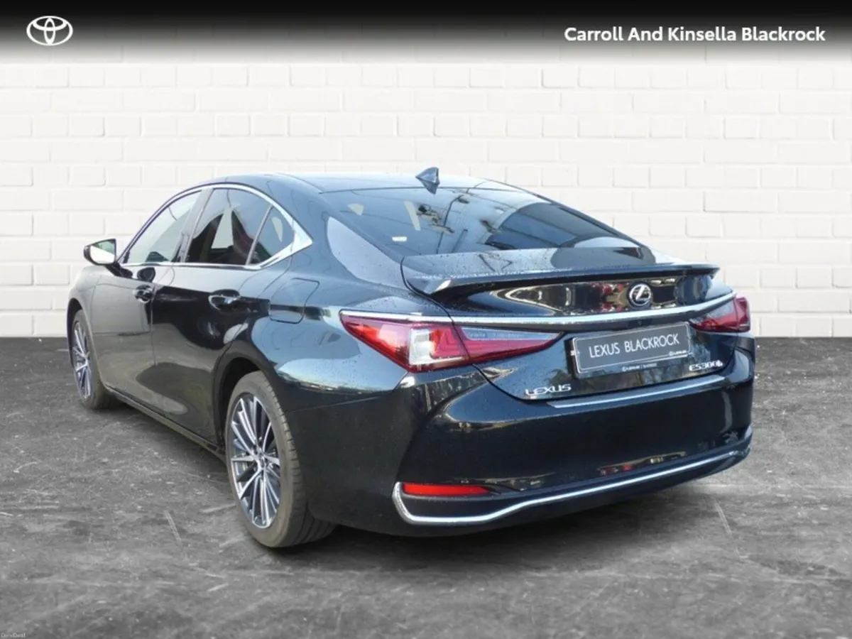 Lexus ES Hybrid Dynamic - Image 4