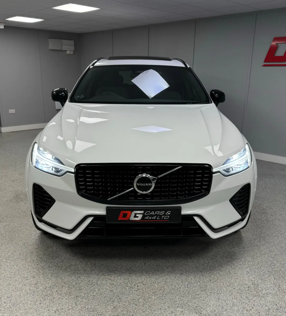 2021 Volvo XC60 2.0 T6 R Design AWD Automatic - Image 2