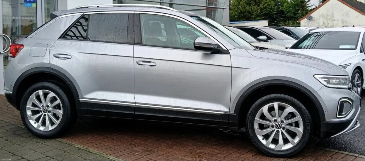 Volkswagen T-Roc Style 2.0 TDI 116HP **REAR VIEW C - Image 2