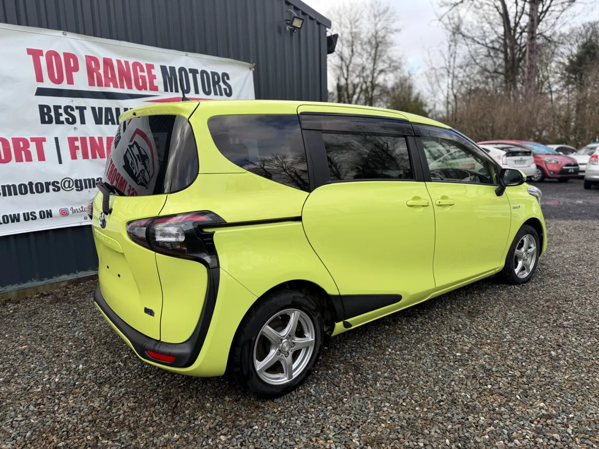 Toyota Sienta 2016/8 - Image 6